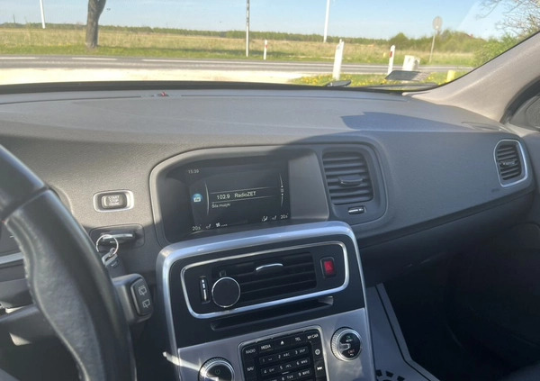 Volvo V60 cena 45900 przebieg: 280000, rok produkcji 2016 z Gościno małe 631